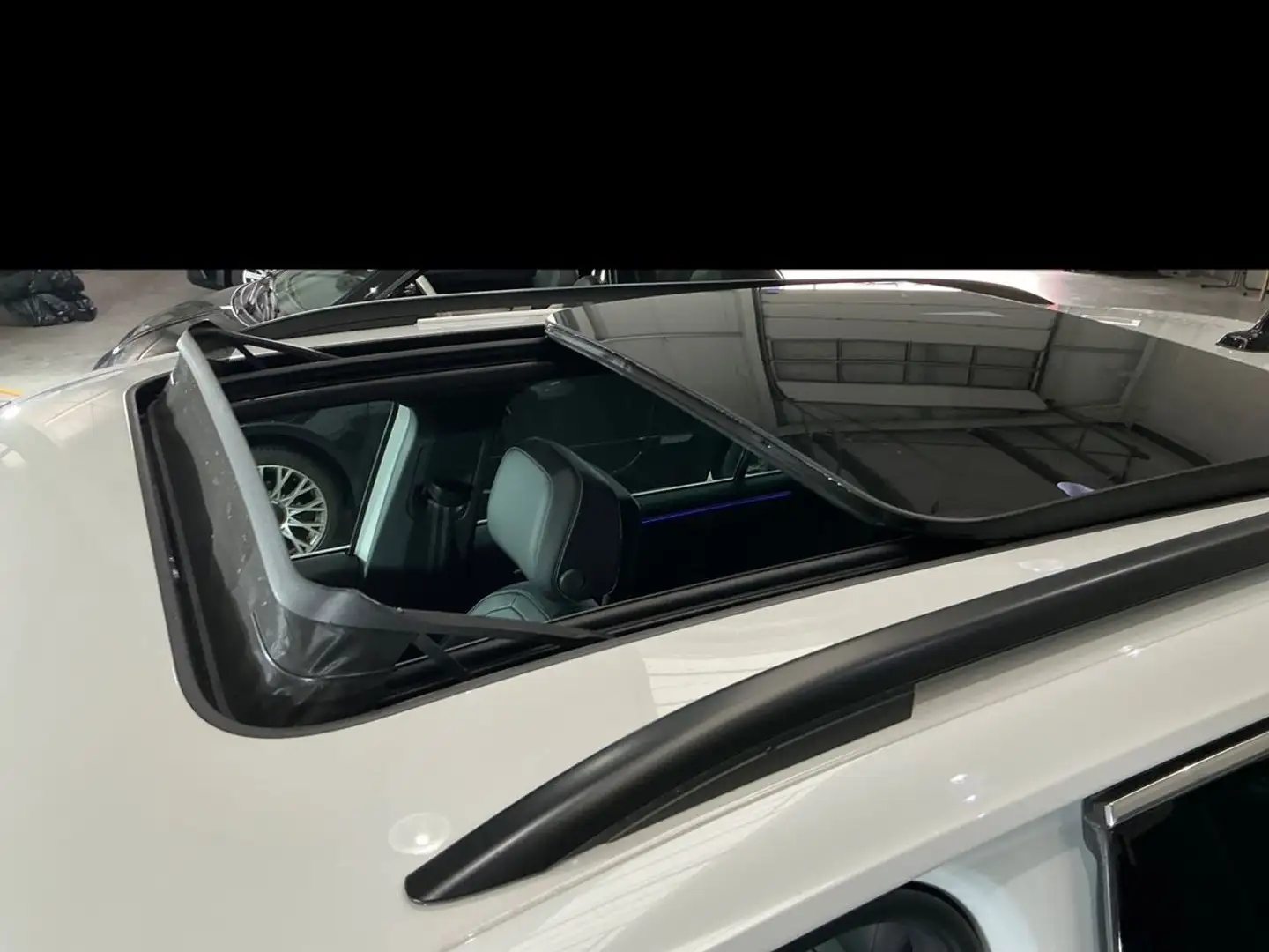 Volkswagen Tiguan R-LINE+4MOT+245 PS+SHZ HINTEN+PANO+AHK+GARANTIE Blanc - 2