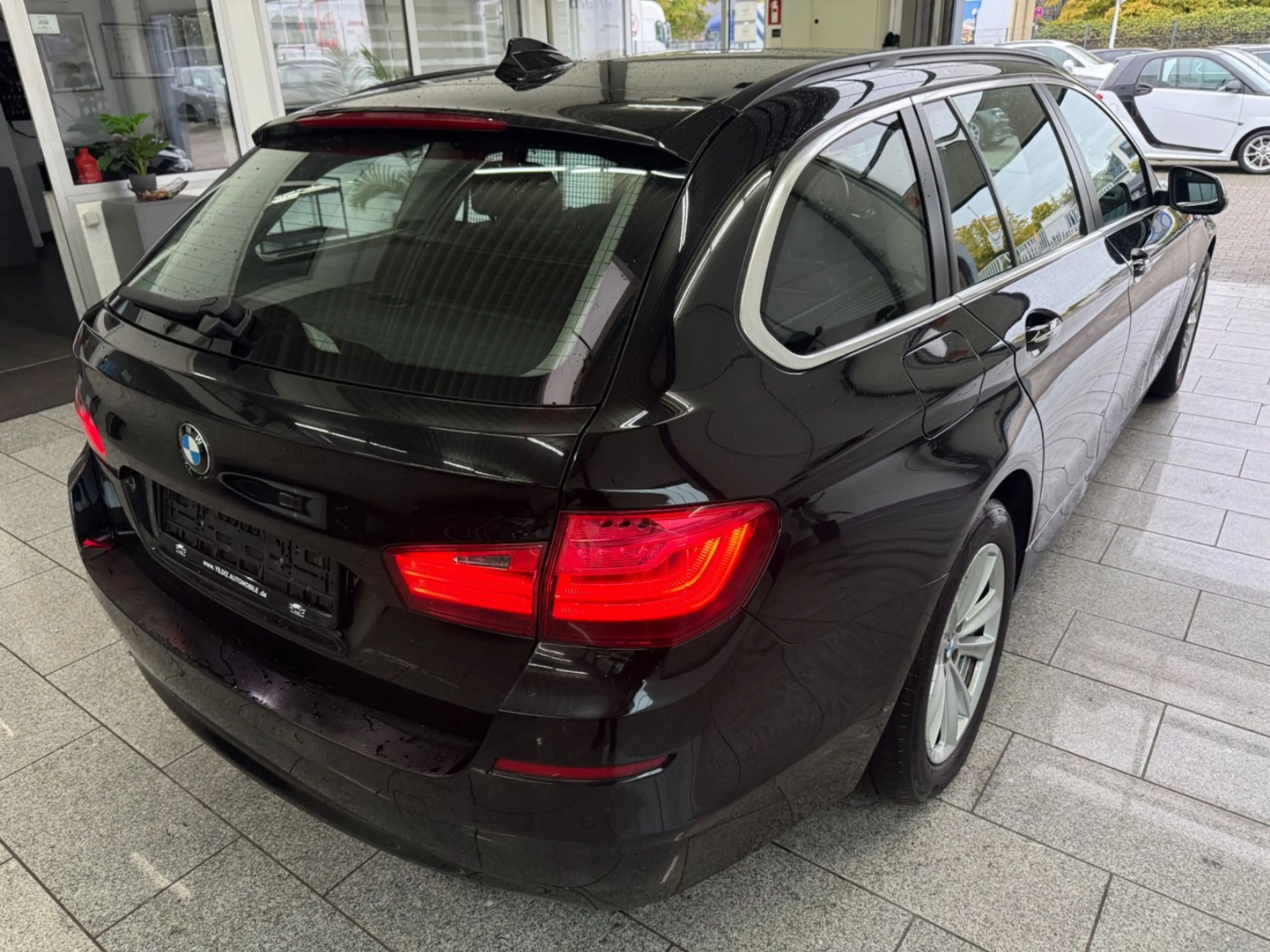 BMW 525 d xDrive*AUTO*HUD*PANO*BI-XN*NAV*TMP*LED*AHK — photo 7