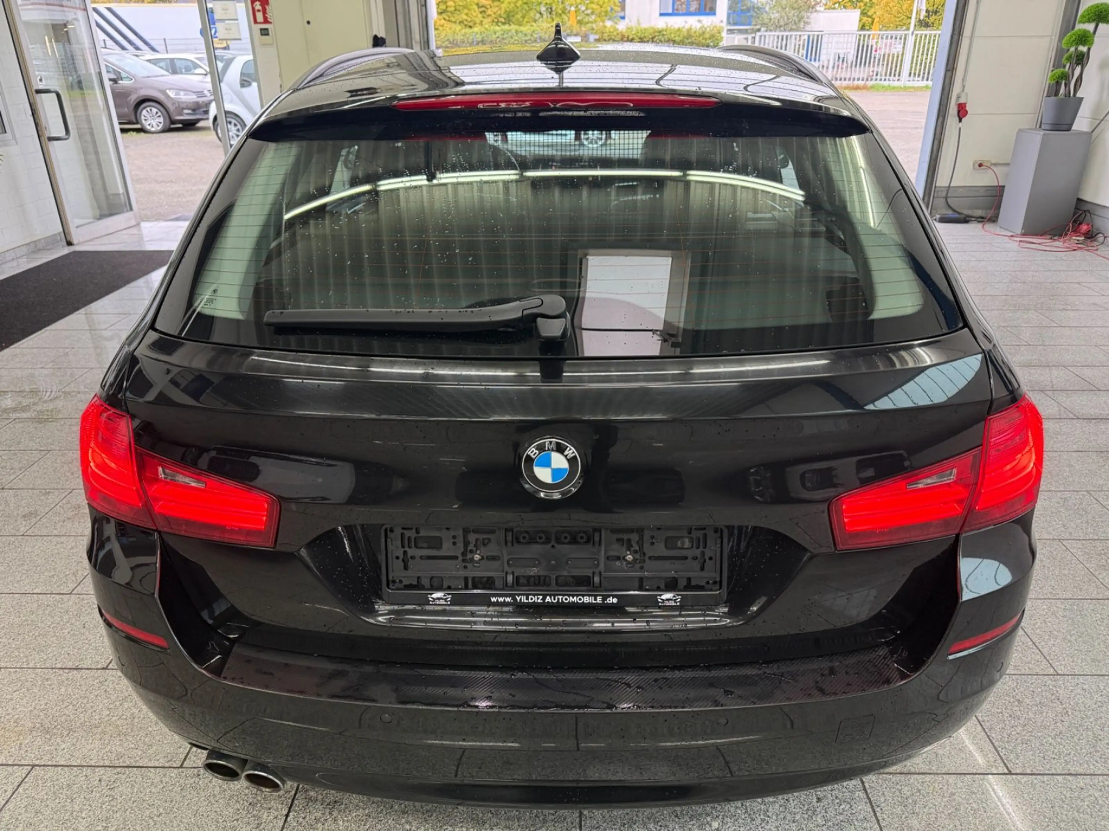 BMW 525 d xDrive*AUTO*HUD*PANO*BI-XN*NAV*TMP*LED*AHK — photo 8