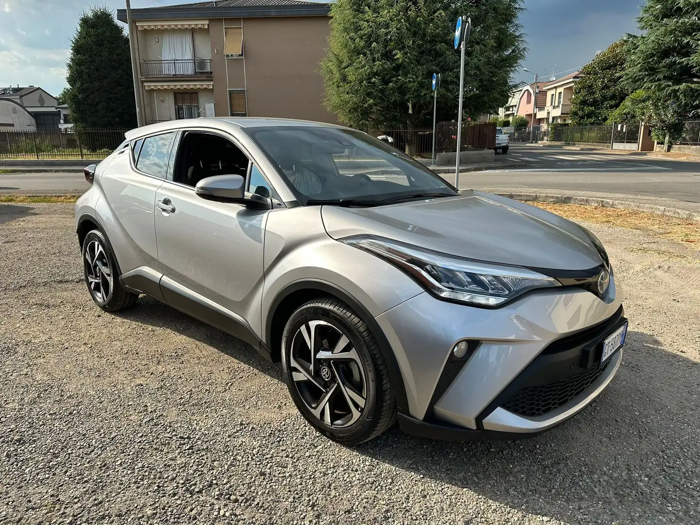 Toyota C-HR 2.0 Hybrid E-CVT Morebusiness Argento - 1
