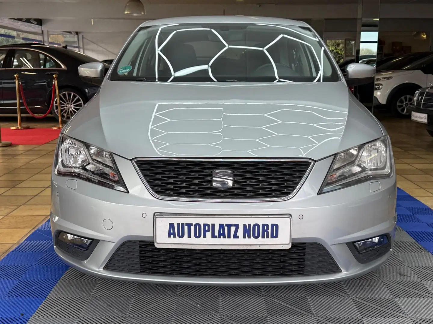 SEAT Toledo Style7/ Kamera / Tüv NEU / 2 HD / AUTOM. Silber - 2