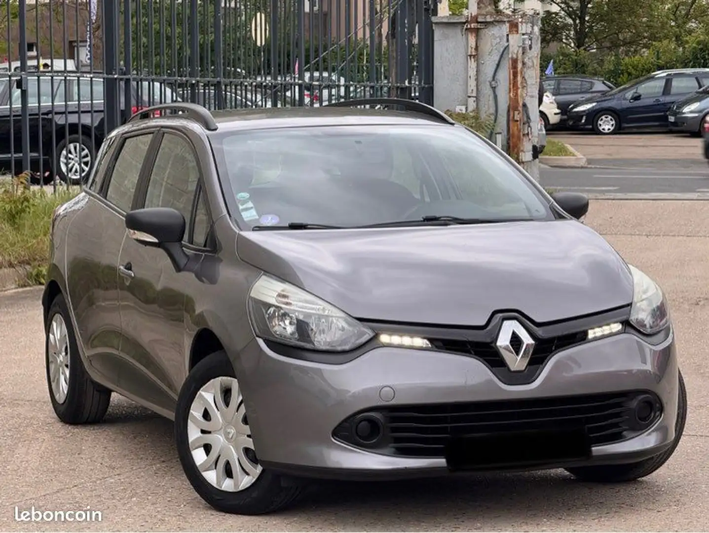 Renault Clio IV 1.2i année 06-2016 65.000KM Certifié Garantie 1 Gris - 2