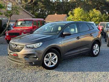 Navi CruiseC Airco StuurV Benzine Manueel *