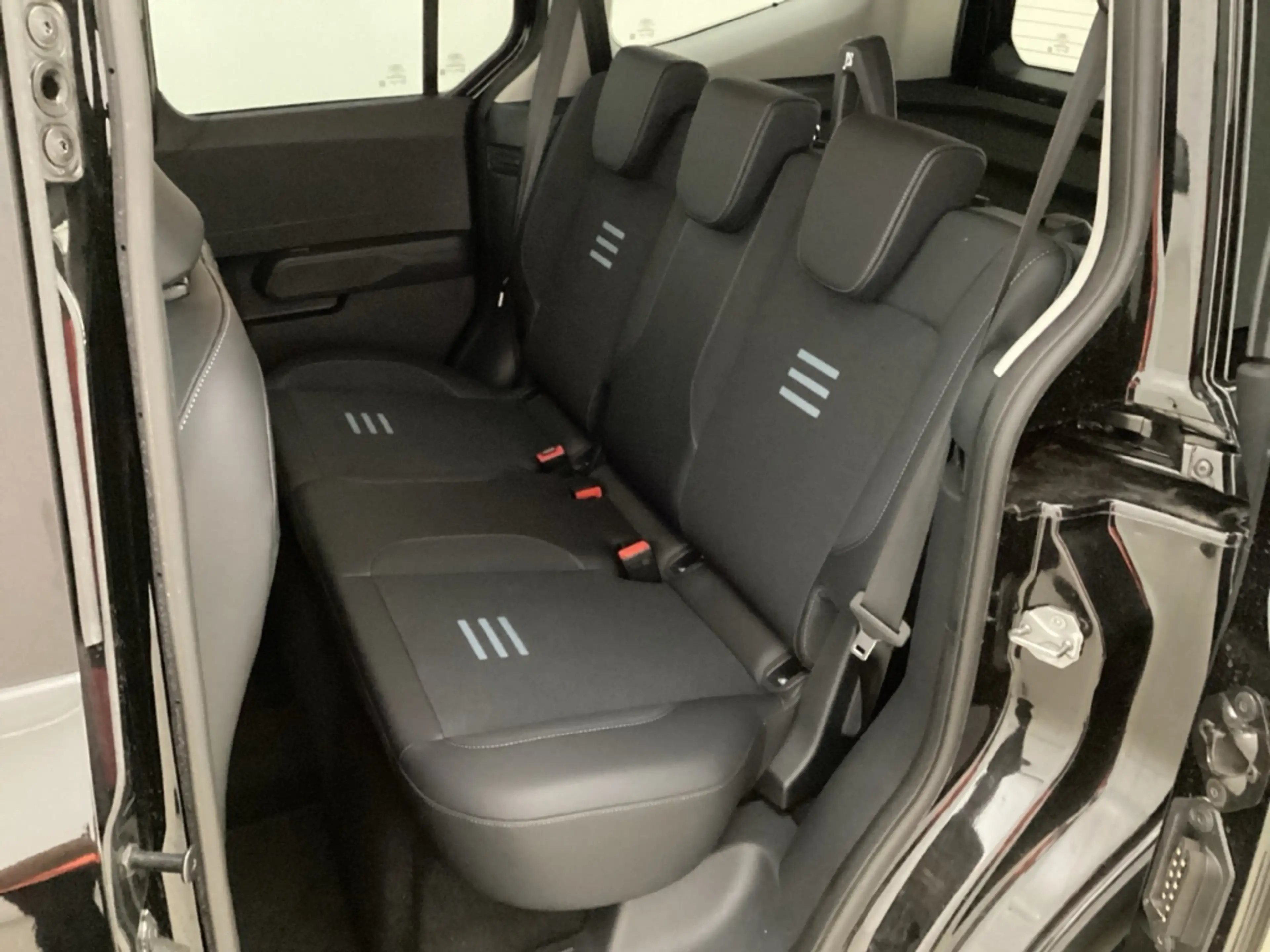 Ford Tourneo Courier Active Navi ACC Klimaautom DAB SHZ LenkradHZG Keyl — photo 4