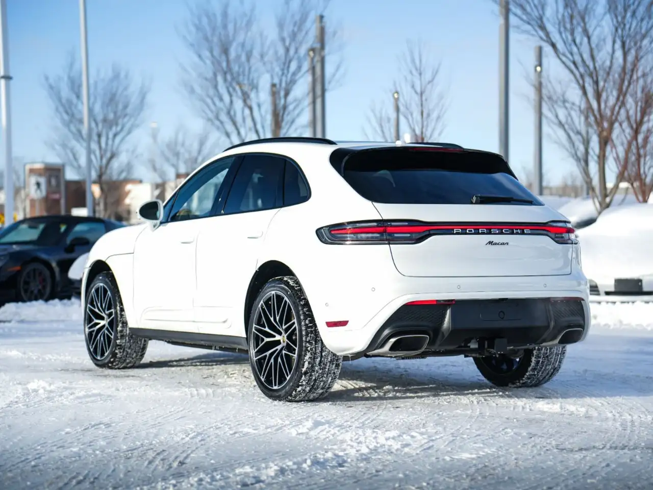 Porsche Macan photo Porsche Macan