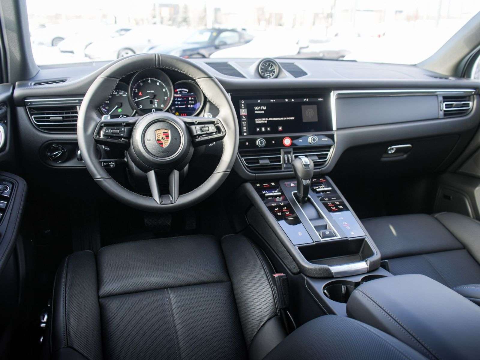 2026 Porsche Macan thumb 15