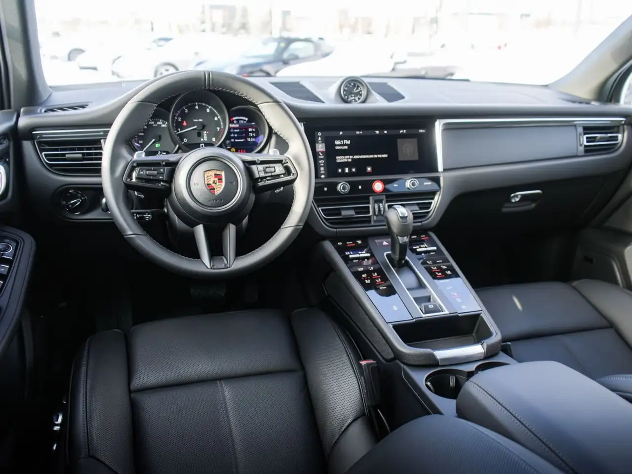 Porsche Macan photo Porsche Macan