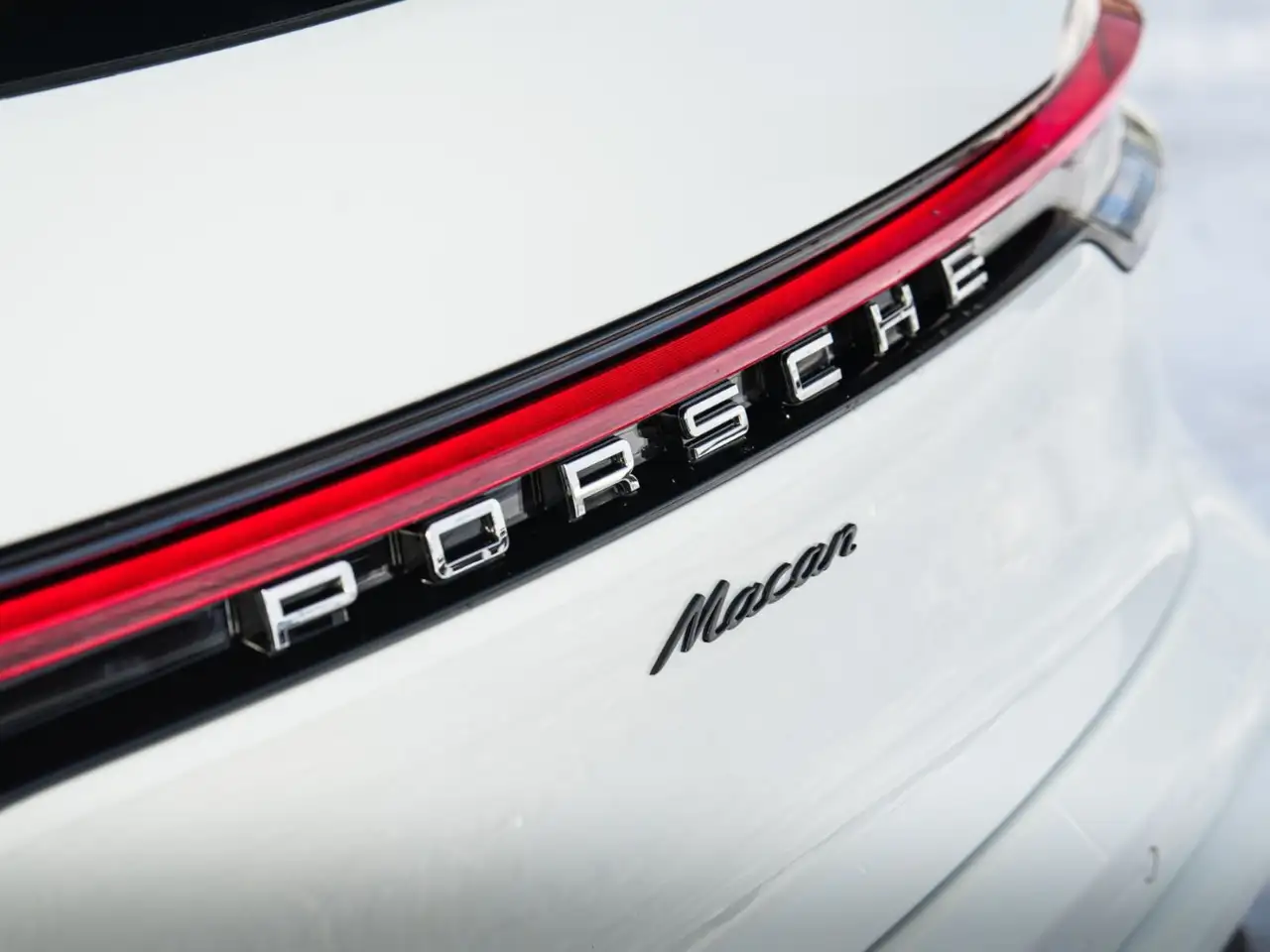 Porsche Macan photo Porsche Macan
