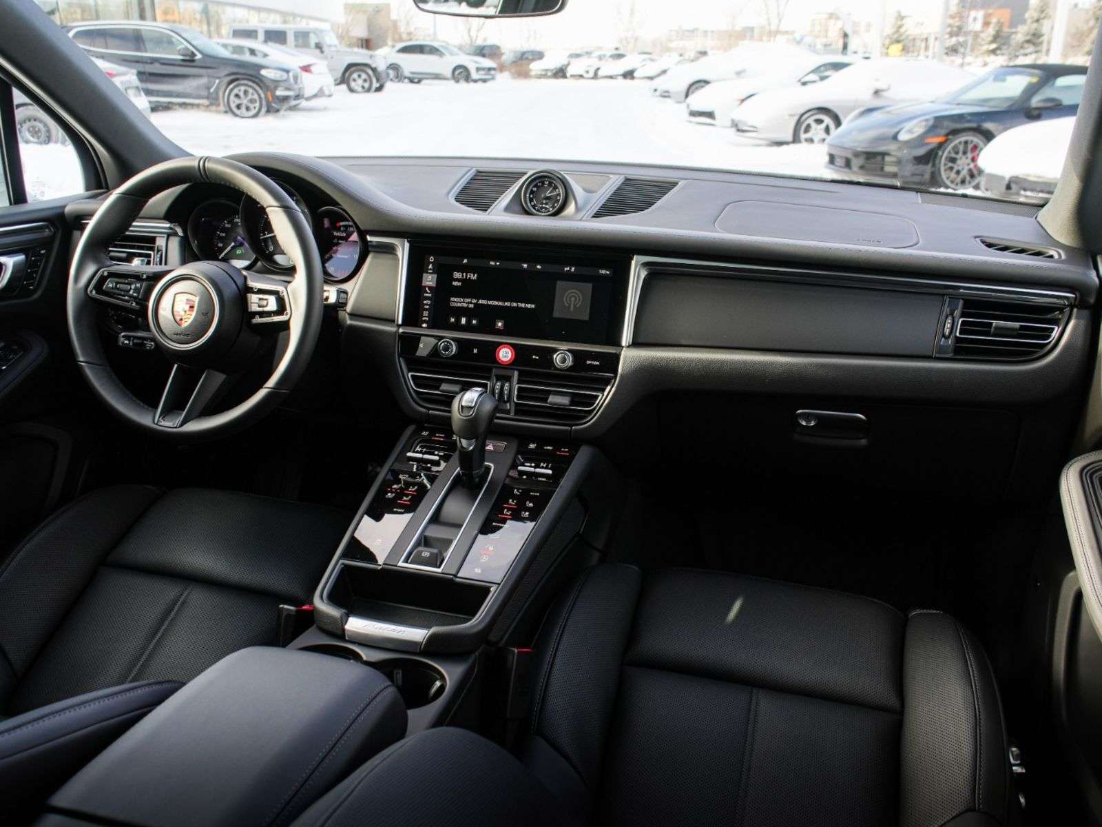 2026 Porsche Macan thumb 18