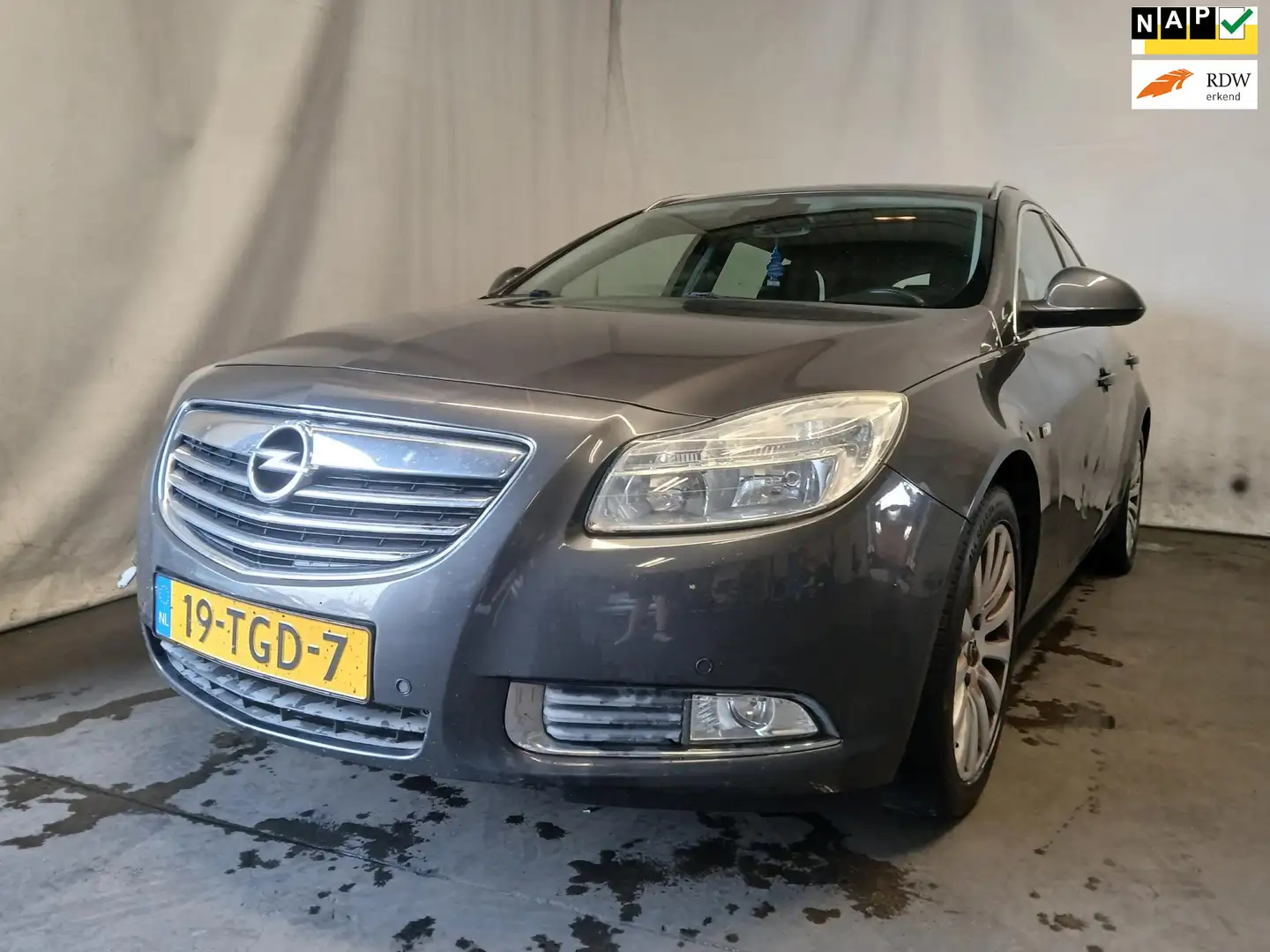 Opel Insignia Sports Tourer 1.4 Turbo EcoFLEX Business Edition S Grijs - 1