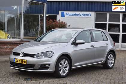 Volkswagen Golf 1.2 TSI Connected Series 65dkm App-connect PDC V+A