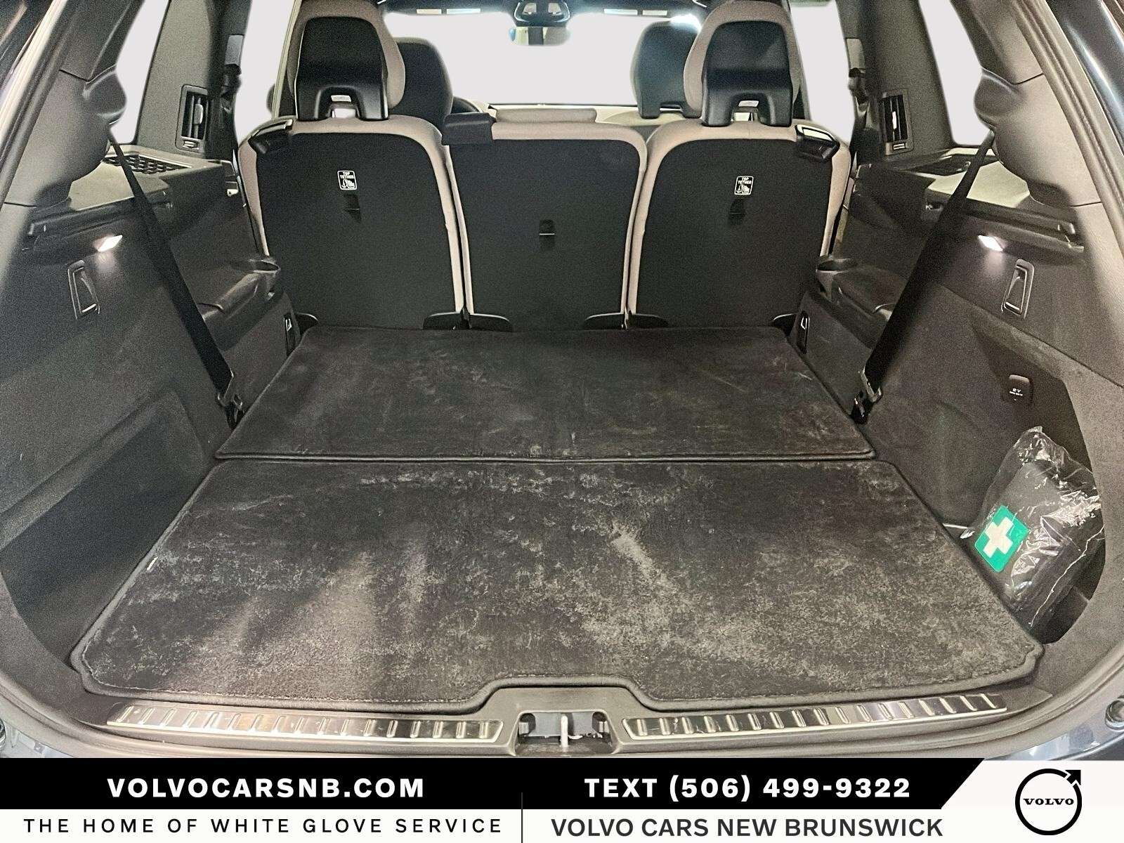 2025 Volvo XC90 B6 Core 2025.5 | Certified Pre Owned! thumb 18