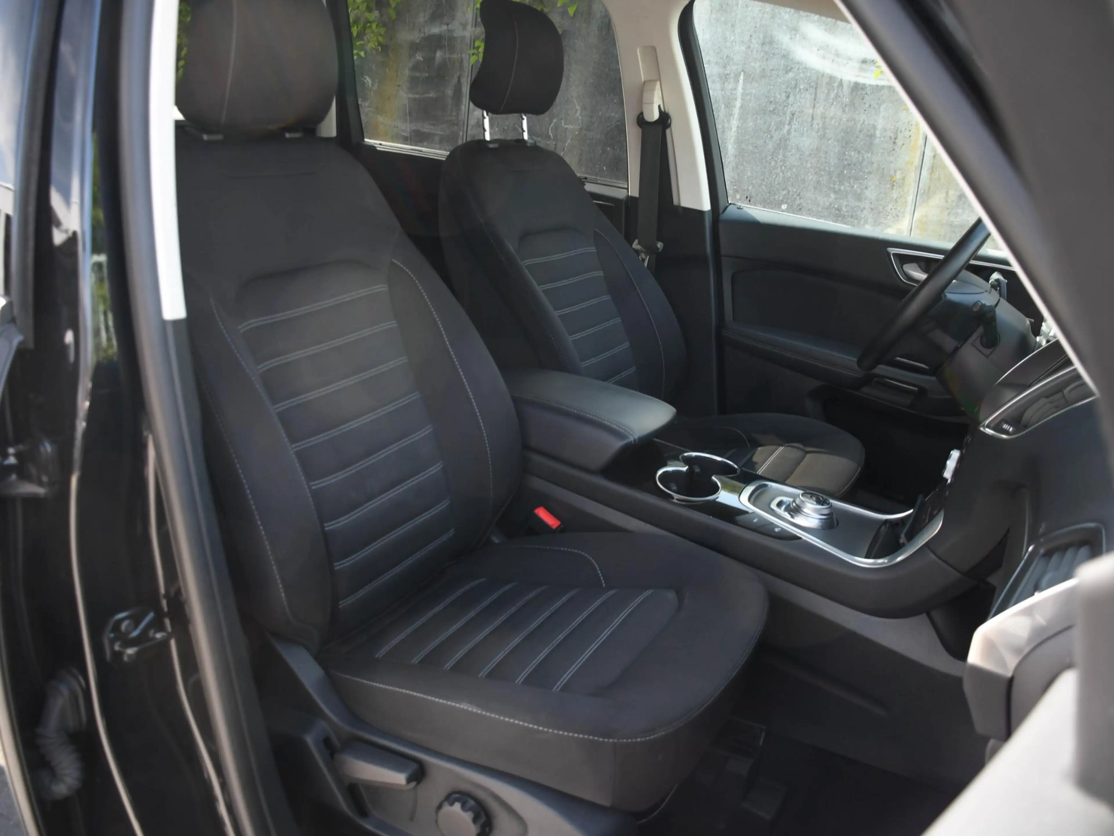 Ford Galaxy Titanium 2.5i HEV 190pk Automaat 7-Persoons KEYLES — photo 10