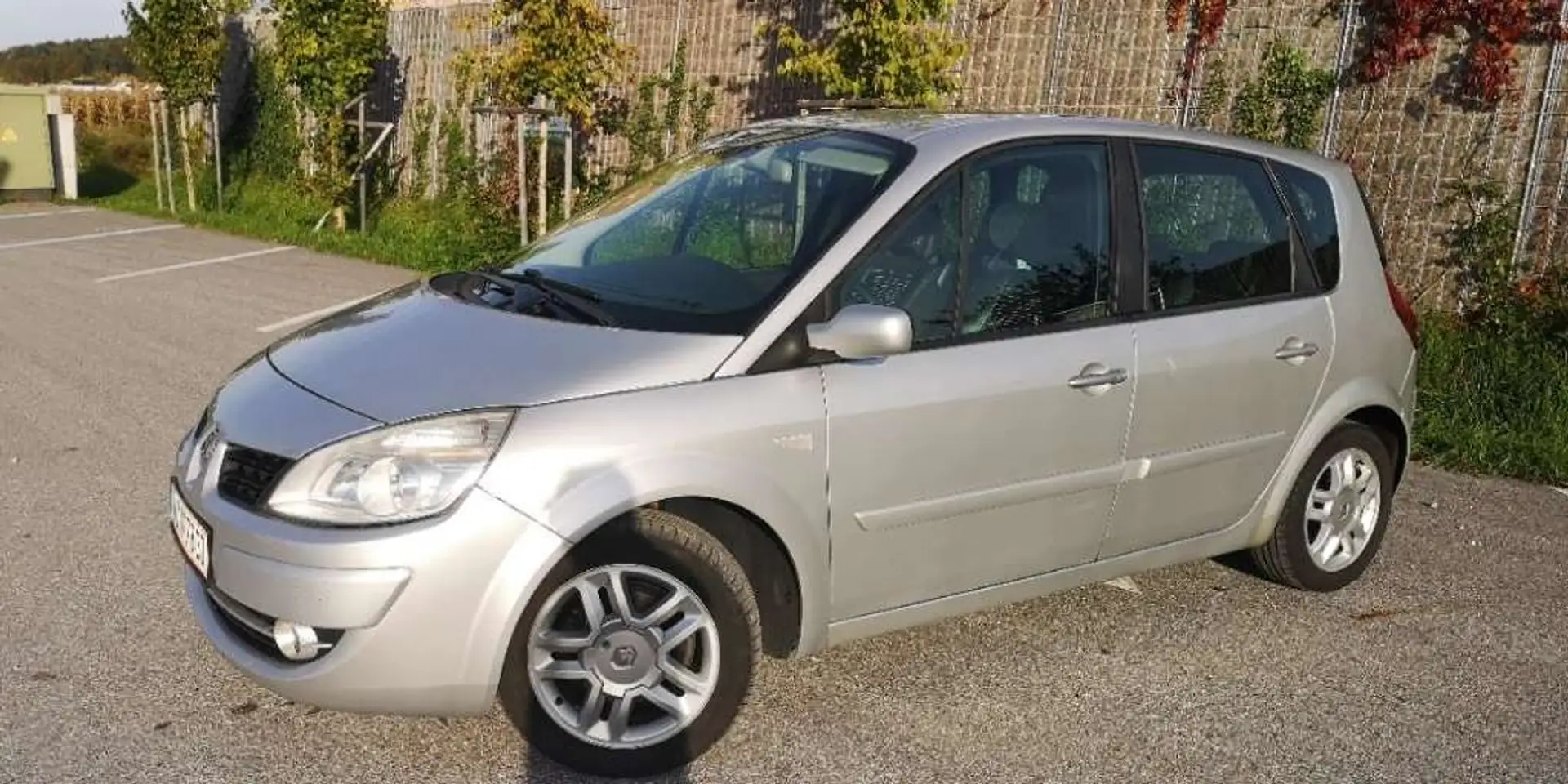 Renault Scenic Scénic II Exception 1,5 dCi DPF Exception Silber - 2