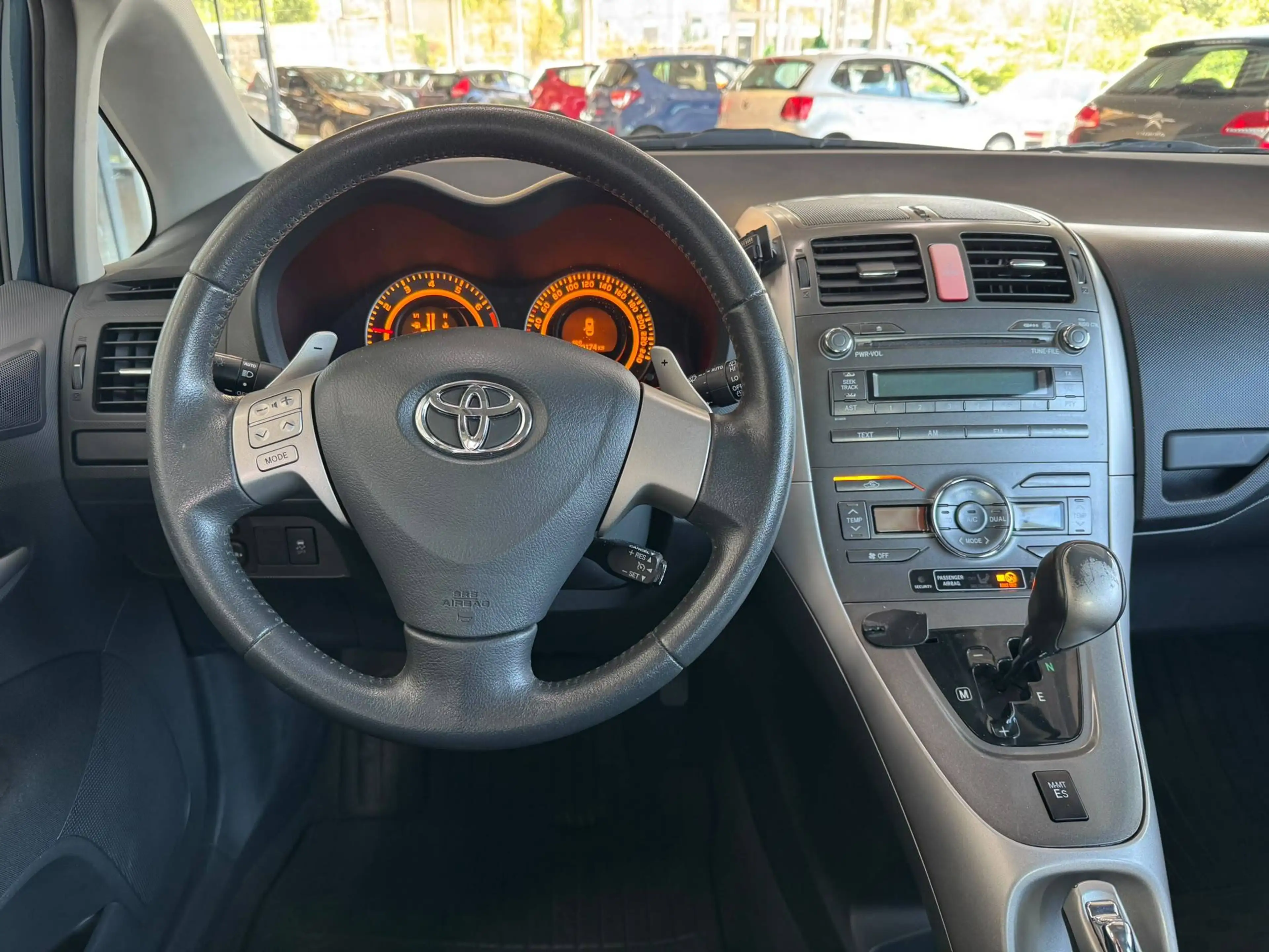 Toyota Auris 🟩 1.6 ESSENCE 125CH - AUTOMATIQUE - AIRCO - CRUISE — photo 8