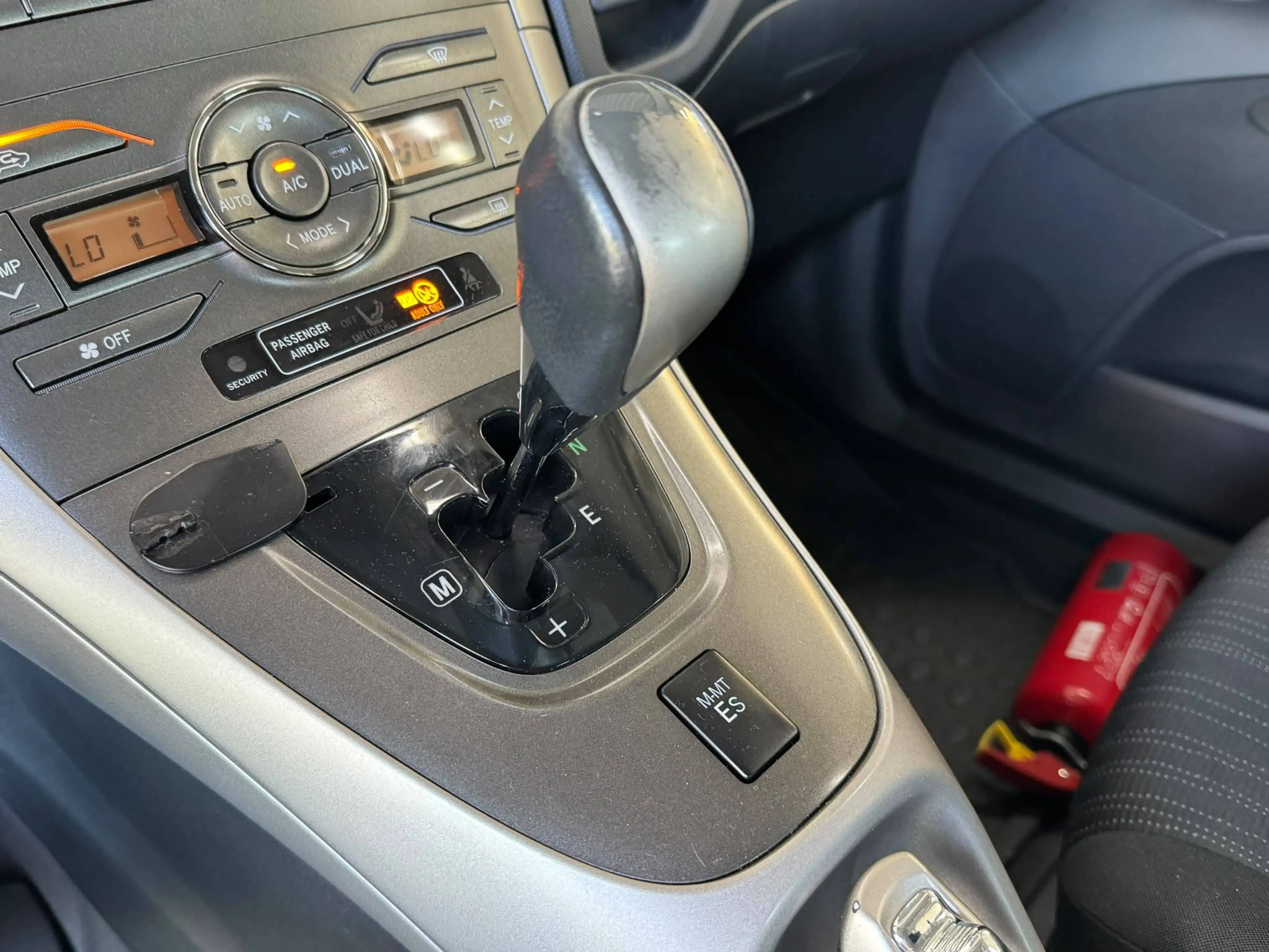 Toyota Auris 🟩 1.6 ESSENCE 125CH - AUTOMATIQUE - AIRCO - CRUISE — photo 10