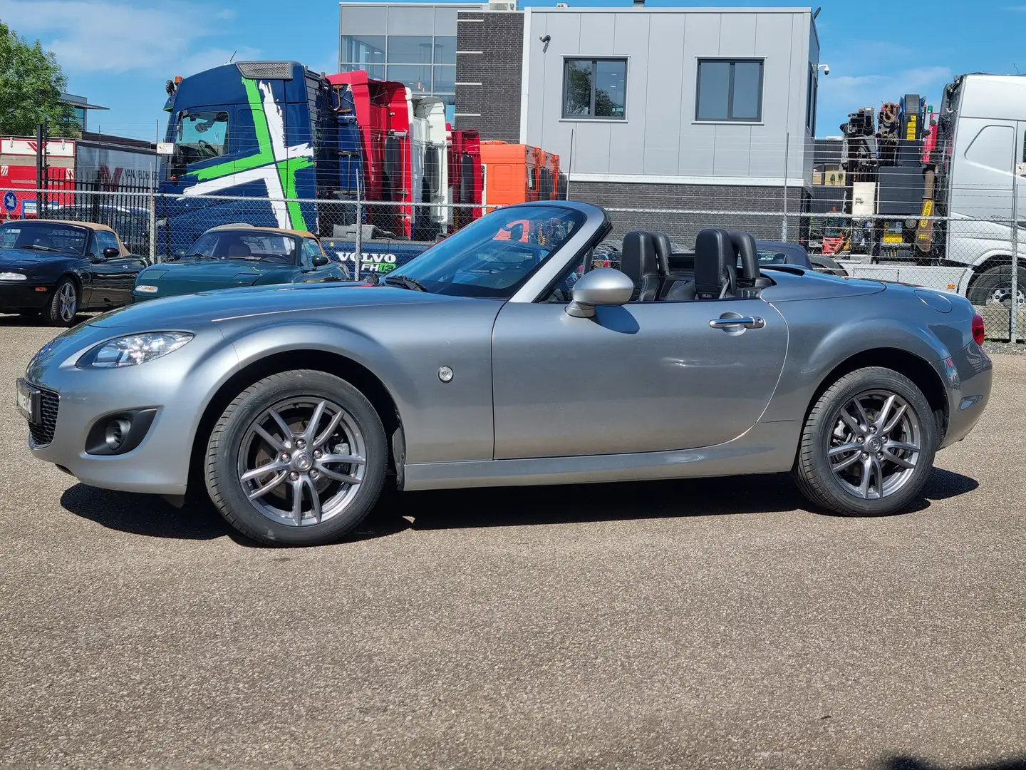 Mazda MX-5 Mazda MX5 MX-5 NCFL 1.8 Coupe 2011 Grijs 69740 km! Gris - 2