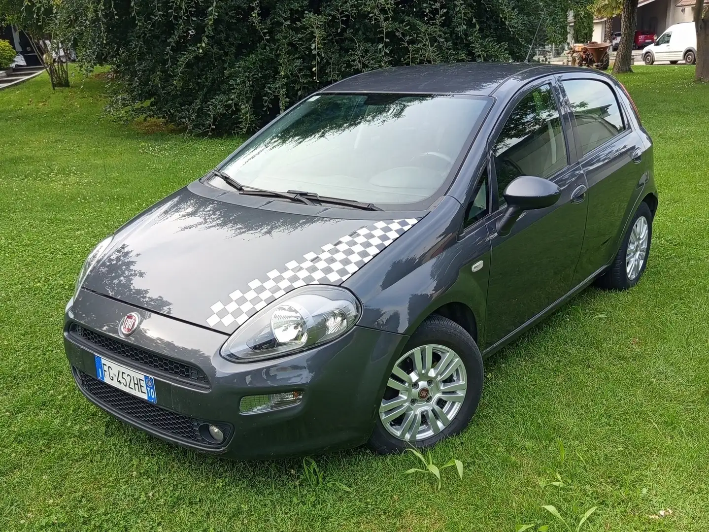 Fiat Punto Evo 1300mj lounge Šedá - 1