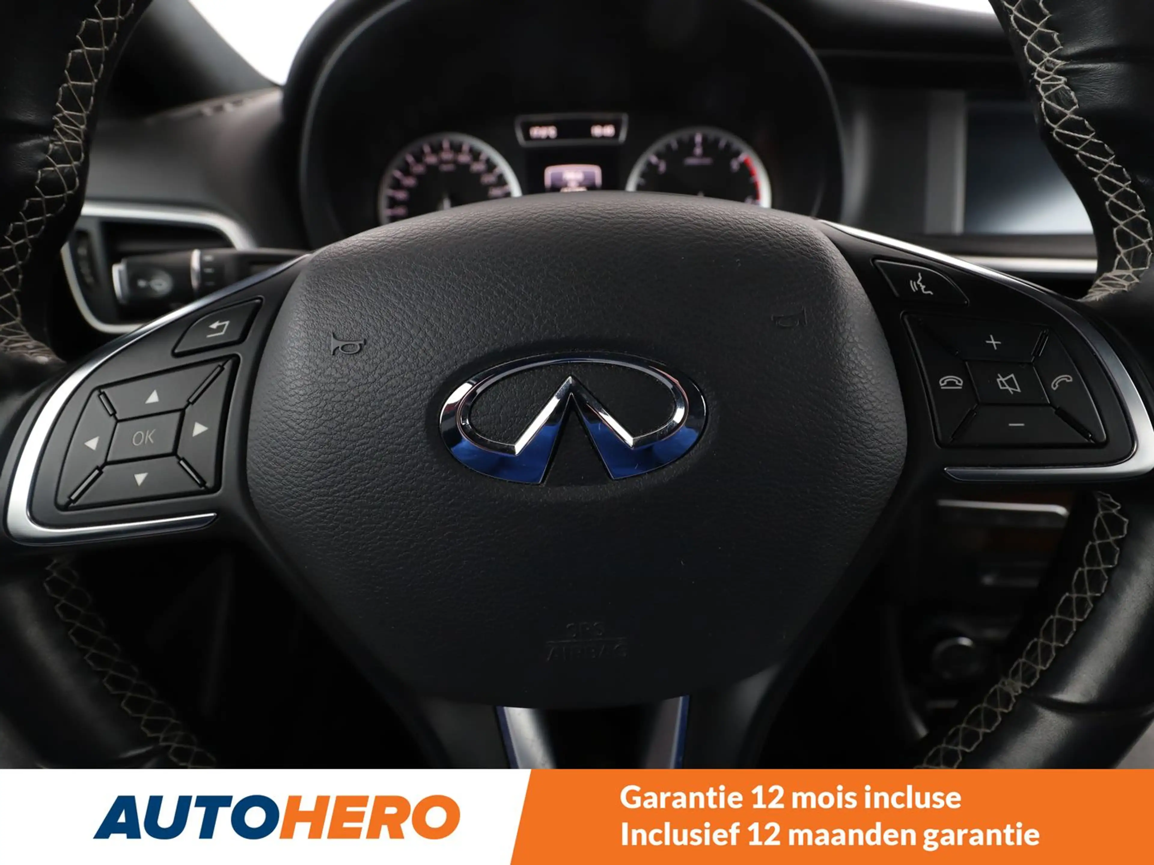Infiniti Q30 2.2 Diesel Premium City Black — photo 8