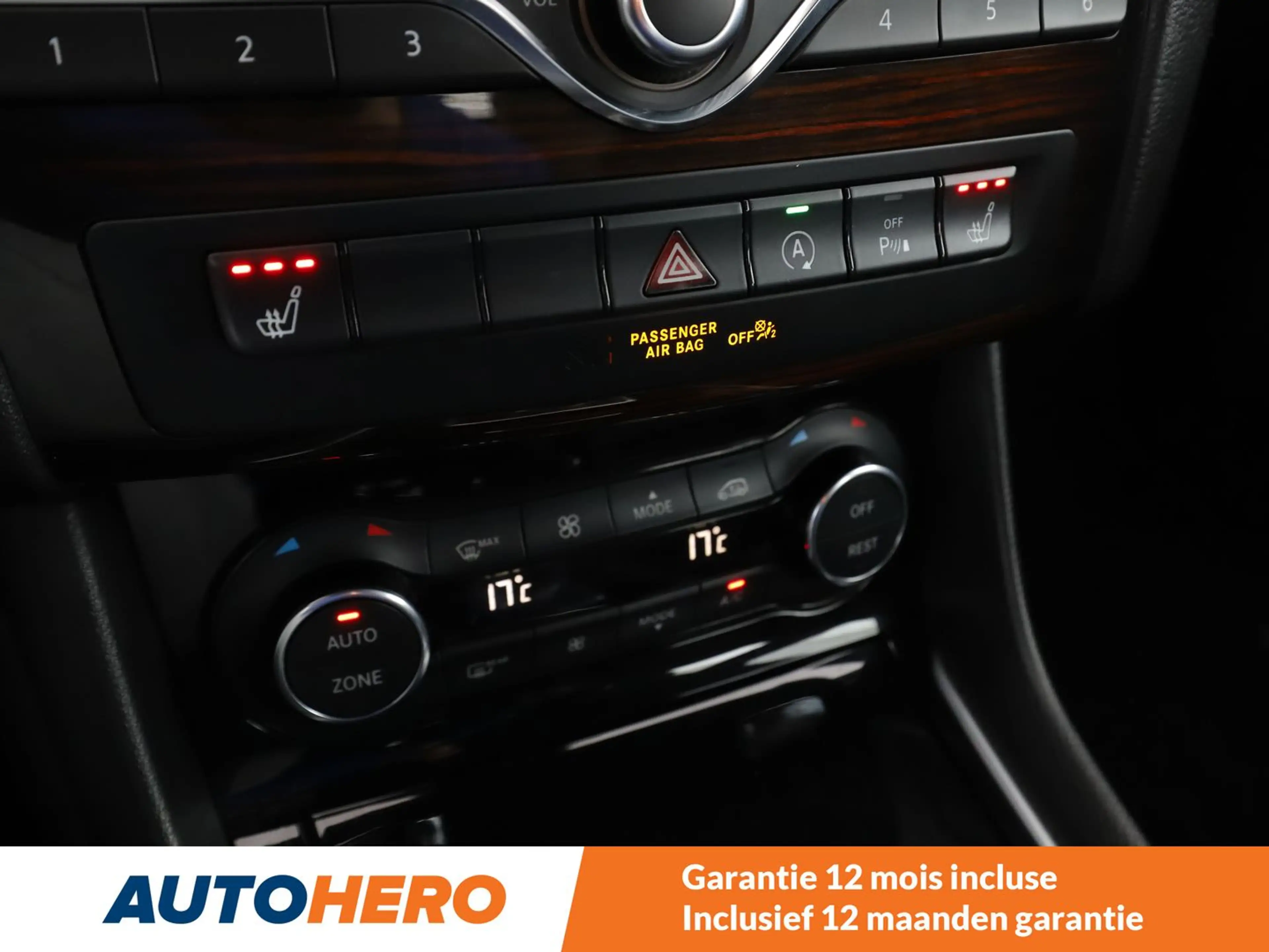 Infiniti Q30 2.2 Diesel Premium City Black — photo 7