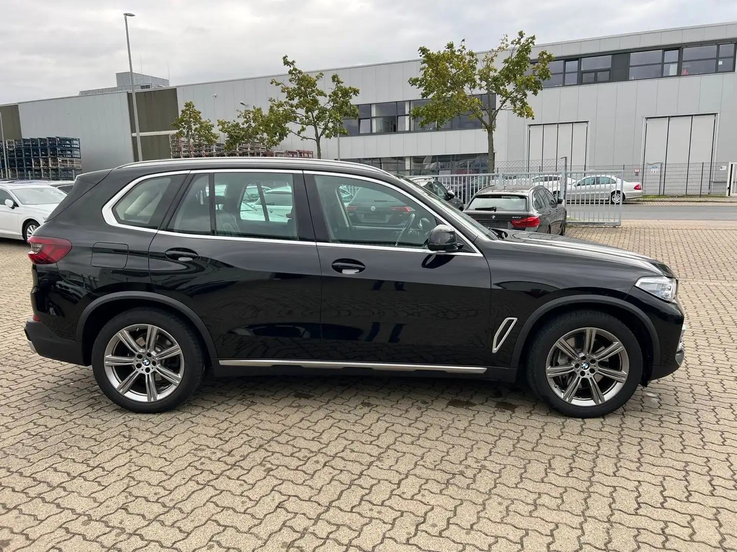 BMW X5 xDrive 45 e xLine-LASERLICHT-LUFTFEDERUNG Černá - 2