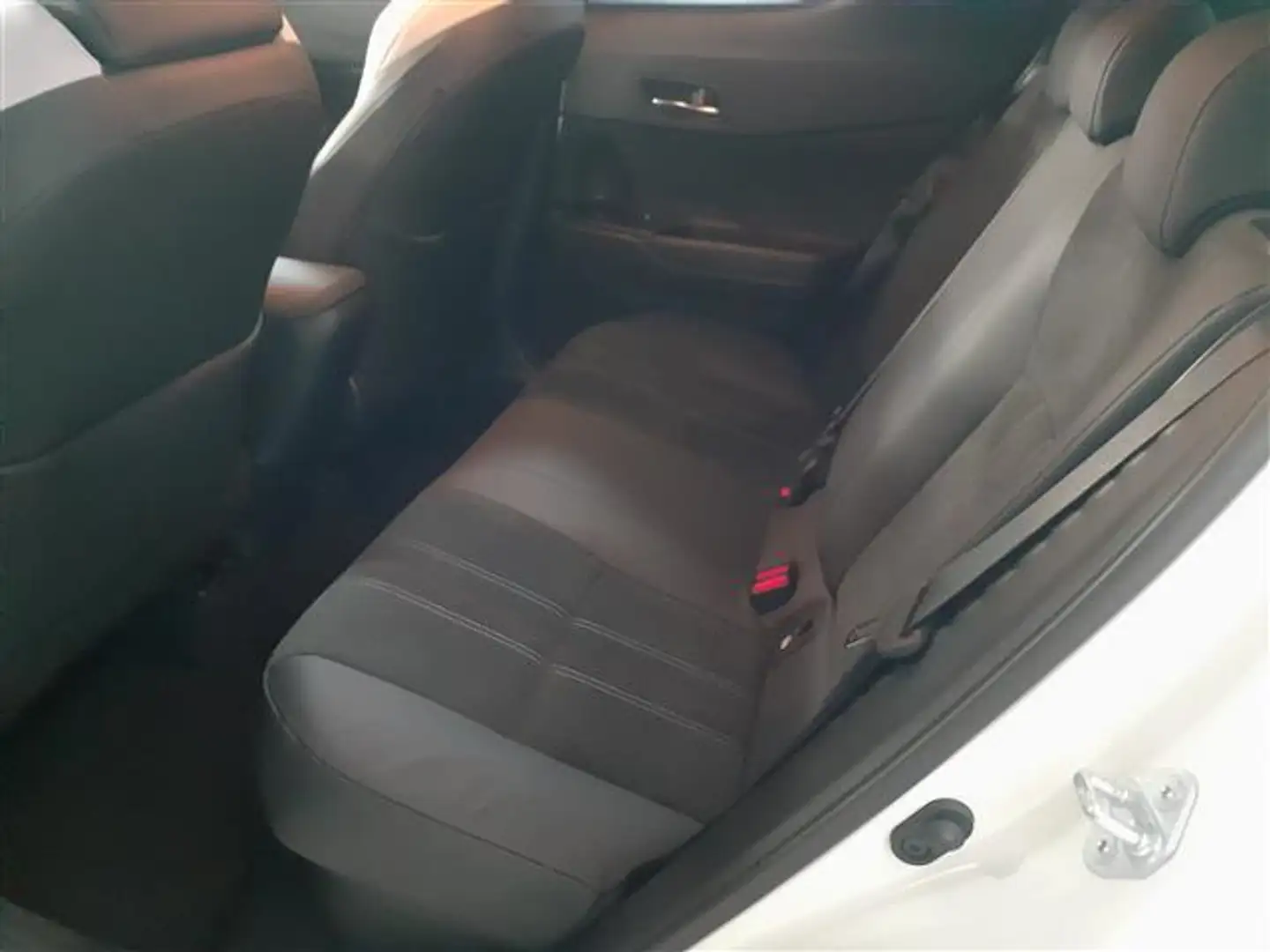 Toyota C-HR 180H GR Sport - 2