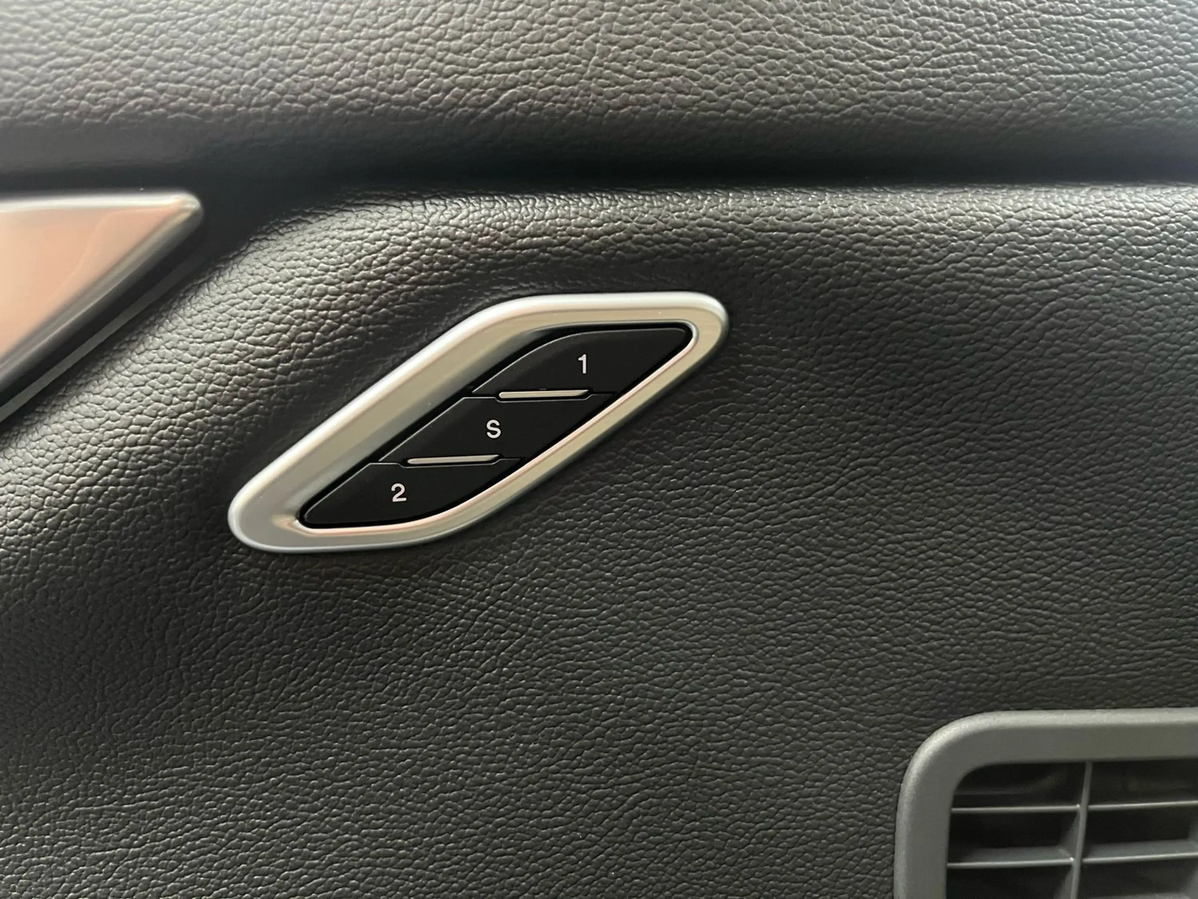 Maserati Ghibli S 3,0l V6 Klappenauspuff/Memory/SHZ/LED — photo 14