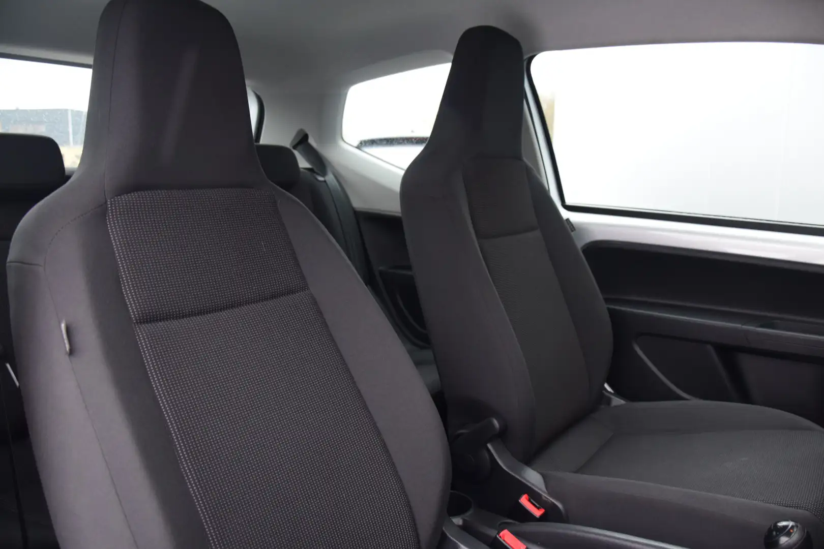 Volkswagen up! 1.0 take up! BlueMotion Airco Comfortpakket 90dkm! Grau - 2