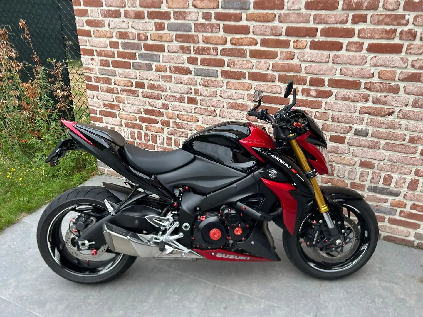 Suzuki GSX-S 1000 Fekete - 1