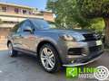 Volkswagen Touareg 3.0 TDI 245 CV tiptronicBlueMotionTechn. Executive Grigio - thumbnail 2