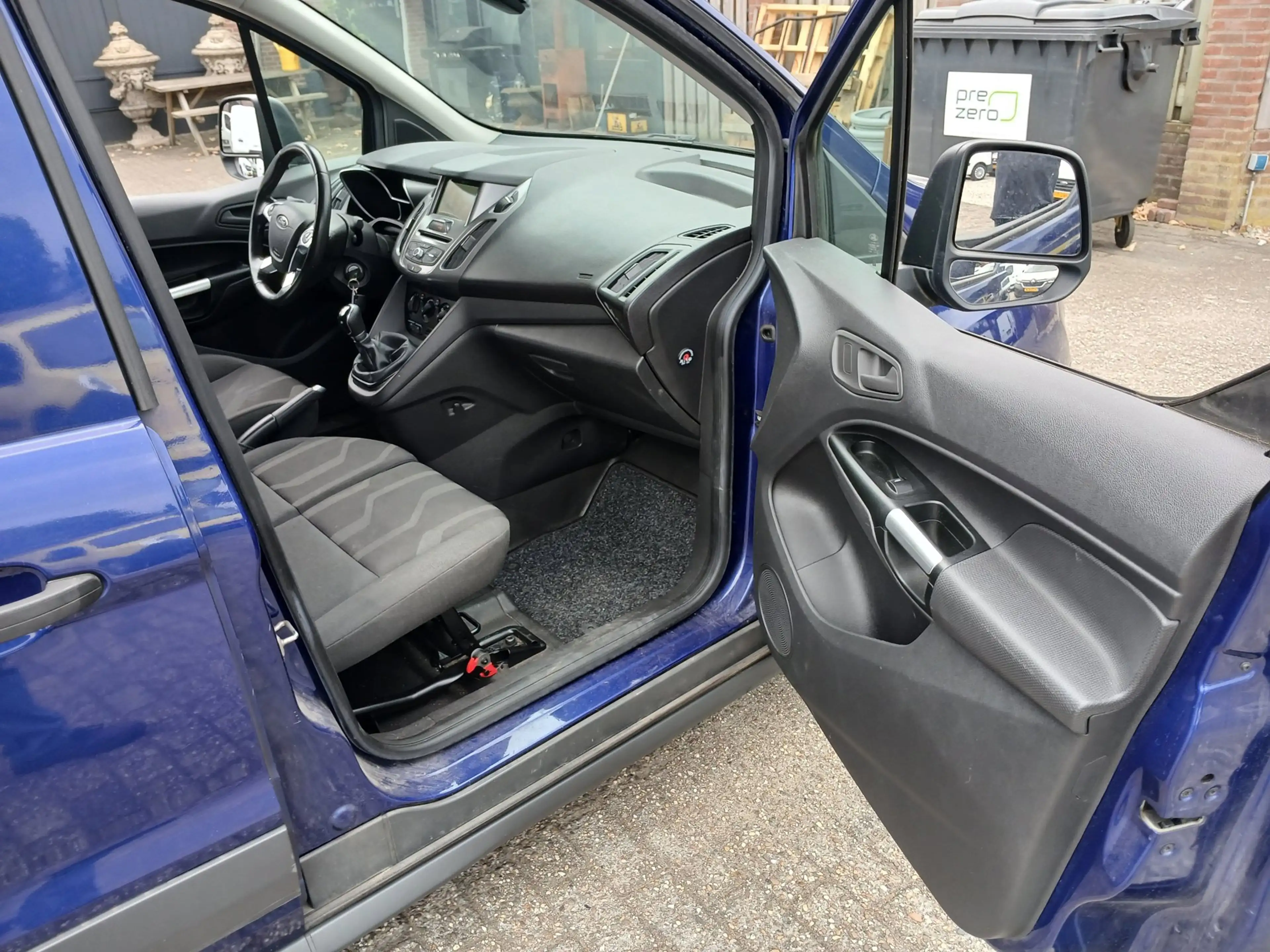 Ford Transit Connect 1.5 TDCI L1 Trend — photo 5