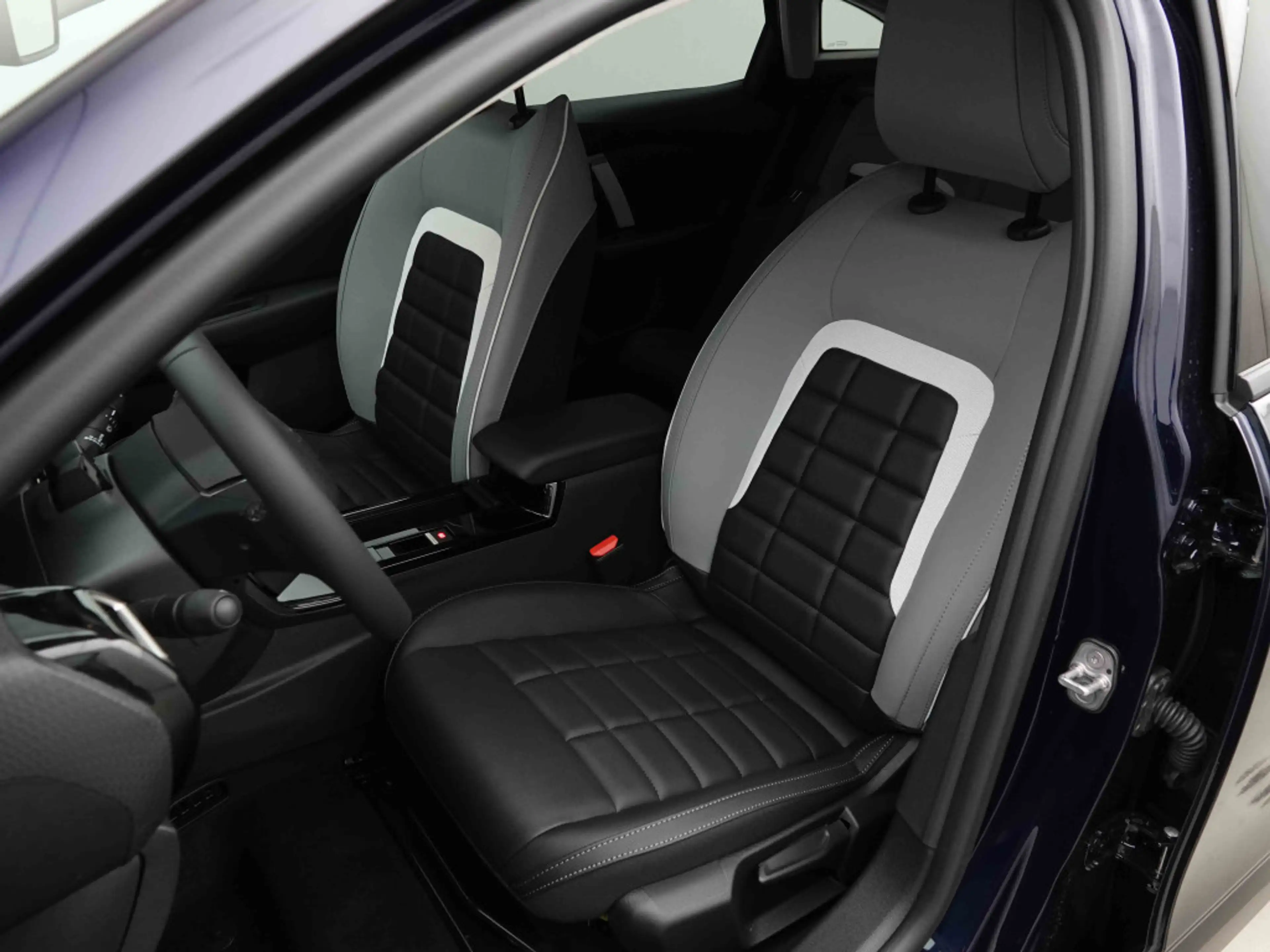 Citroen C4 Hybrid 145 e-DCS6 MAX | GPS | ALU18 | Drive Assist | LED — photo 7