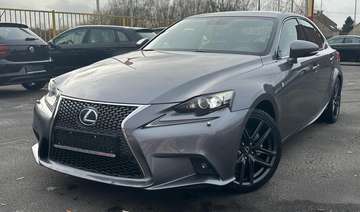 IS 300h 2.5i F-Sport Line E-CVT