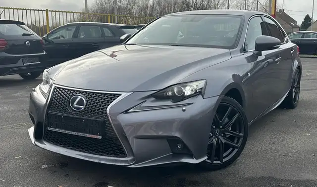Lexus IS 300 IS 300h 2.5i F-Sport Line E-CVT