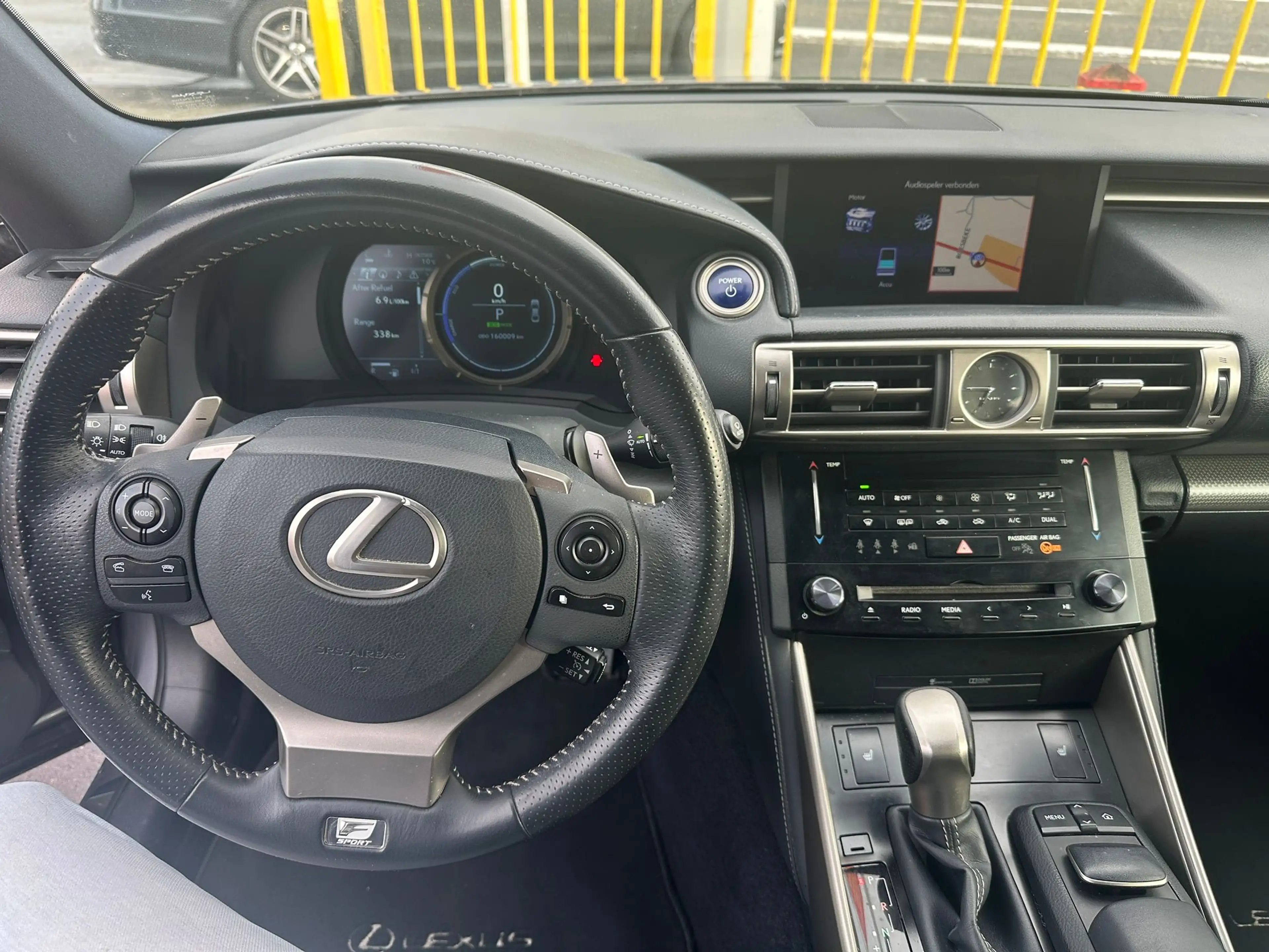 Lexus IS 300 IS 300h 2.5i F-Sport Line E-CVT — photo 7