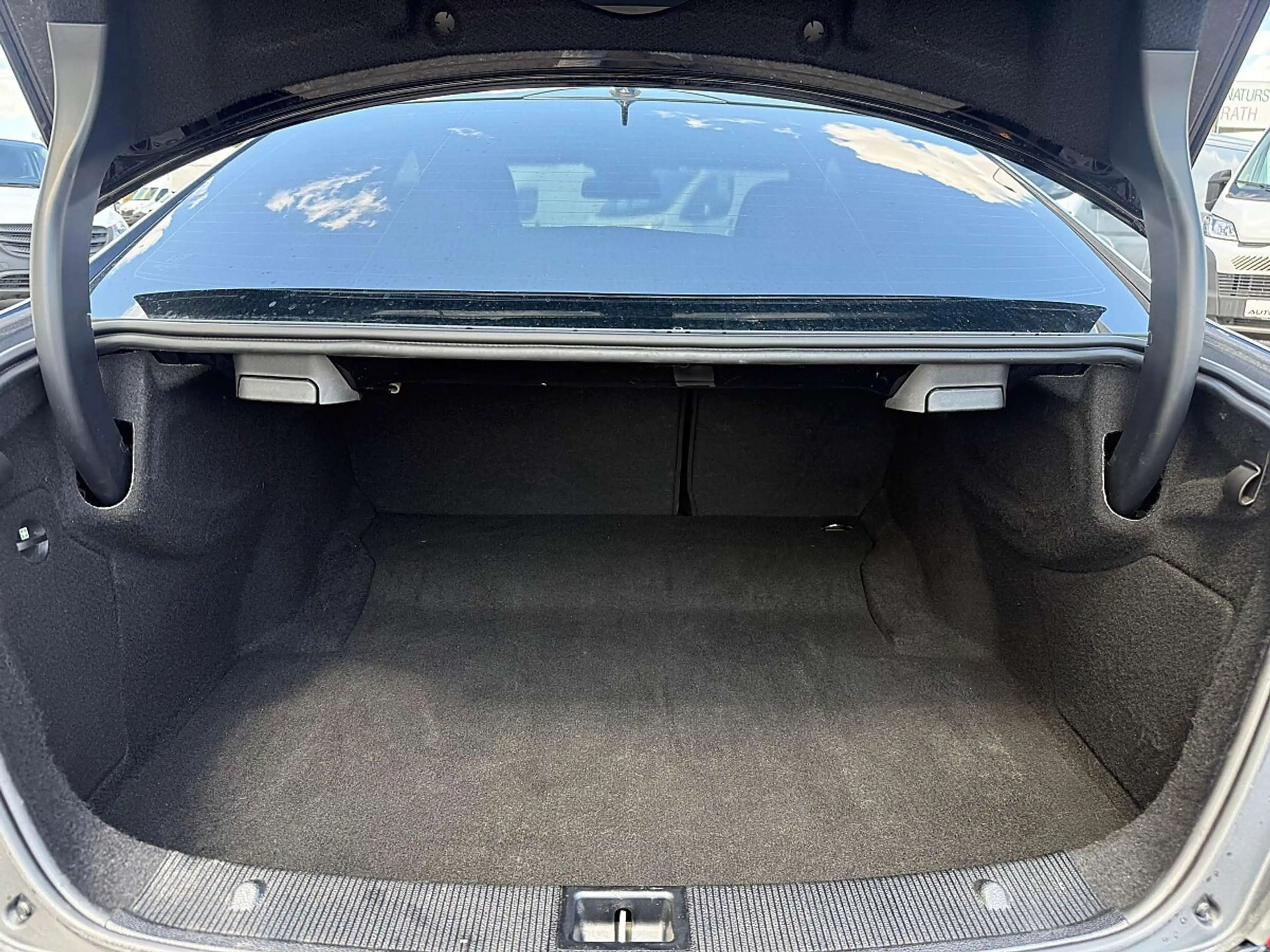 Mercedes-Benz C 63 AMG Sonstige — photo 7