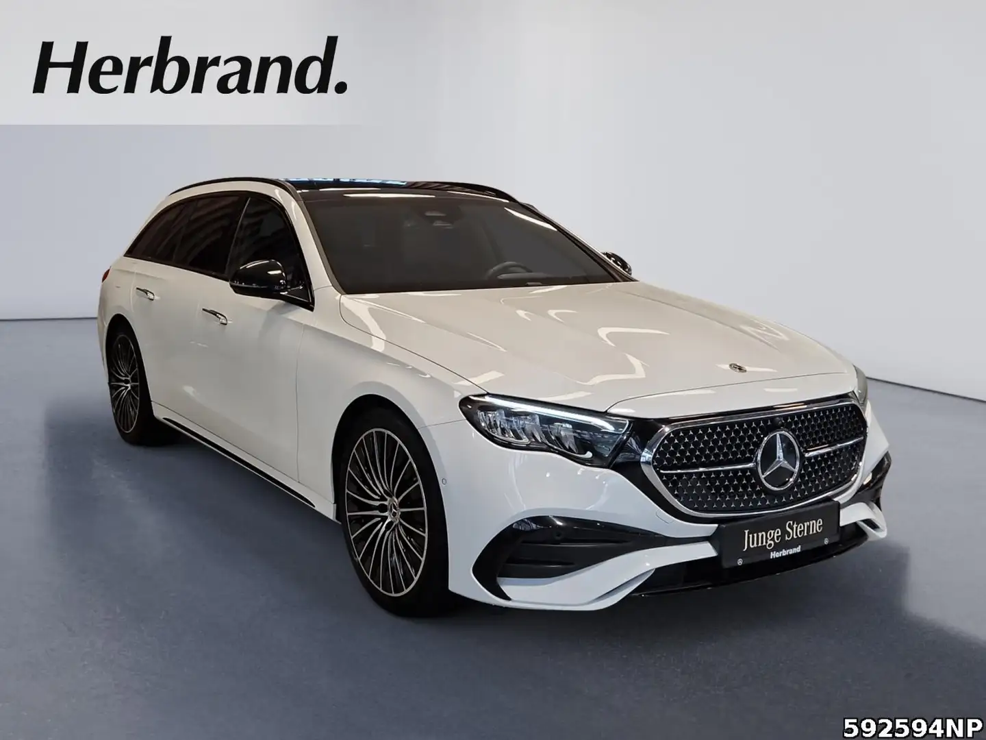 Mercedes-Benz E 220 d T AMG Pano AHK Night 360° DISTRONIC LED Blanc - 2