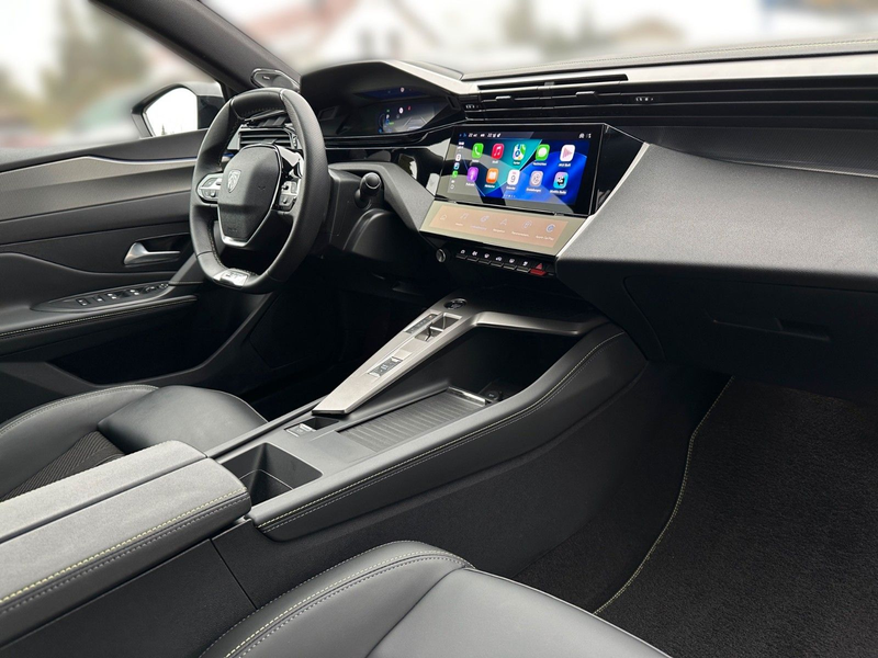 Peugeot 408 Hybrid 225 GT  *Focal*Alcantara*Kamera360° — photo 13