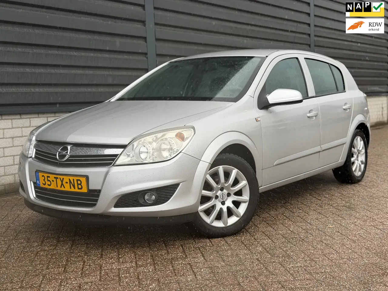 Opel Astra 1.4 Edition airco APK | goed onderhouden | 5 Deurs — photo 1 of 27