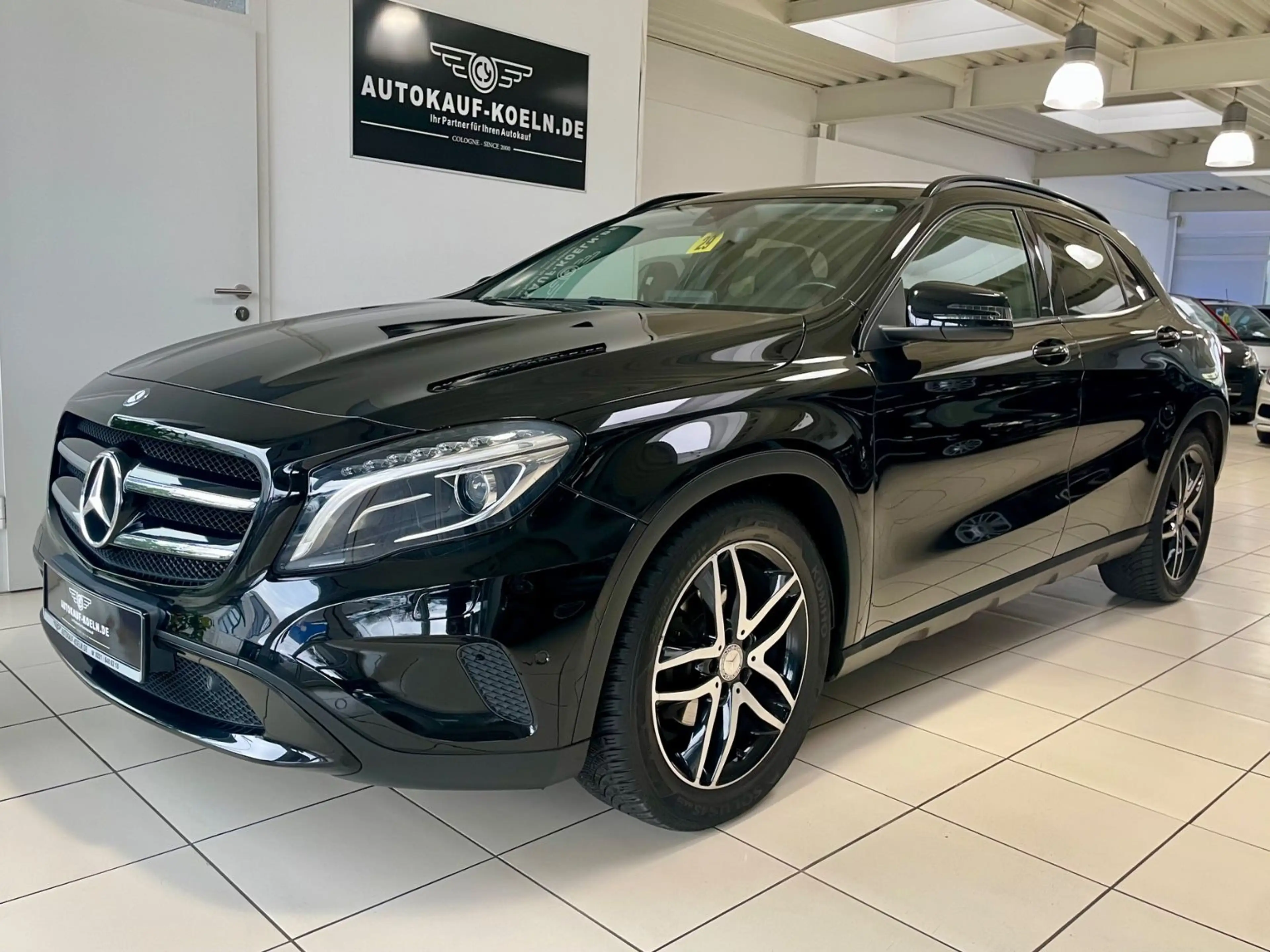 Mercedes-Benz GLA 180 Score Automatik/Leder/Navi/Alus