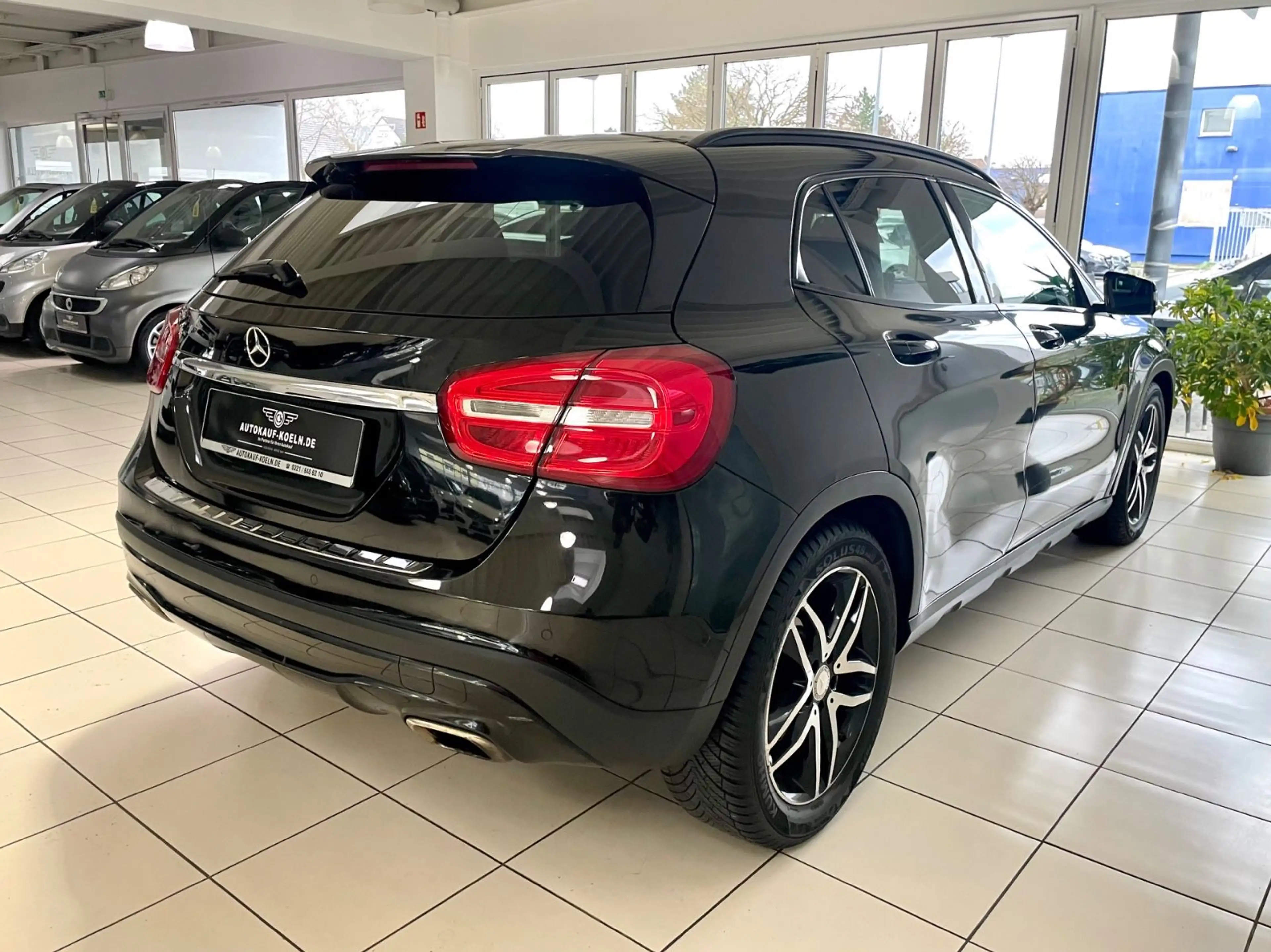 Mercedes-Benz GLA 180 Score Automatik/Leder/Navi/Alus — photo 5