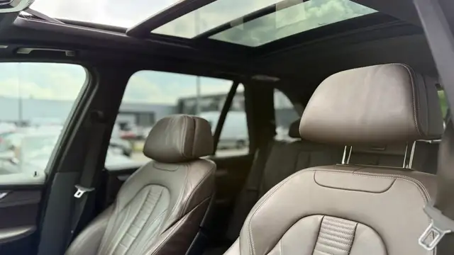 BMW X5 view 10