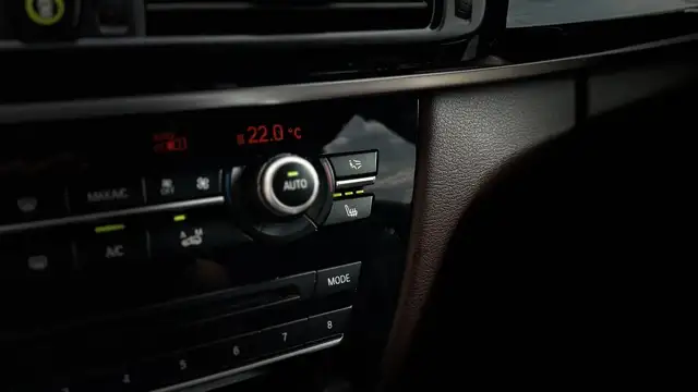 BMW X5 view 28