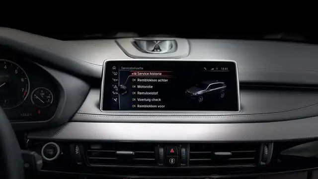 BMW X5 view 24