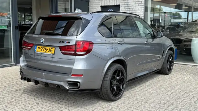 BMW X5 view 4