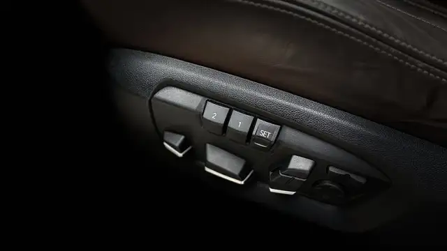 BMW X5 view 8