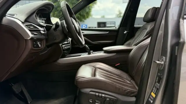 BMW X5 view 7