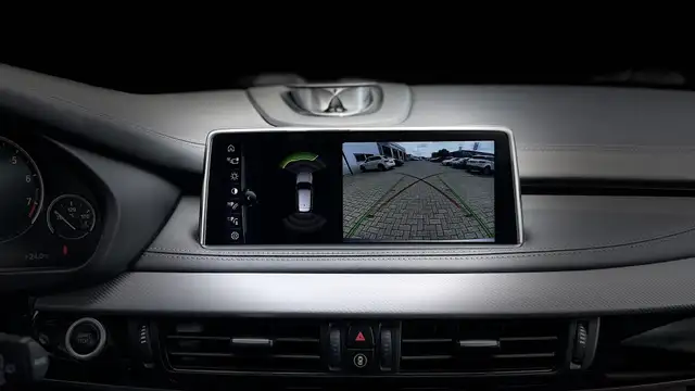 BMW X5 view 22