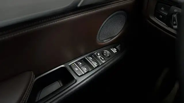 BMW X5 view 18