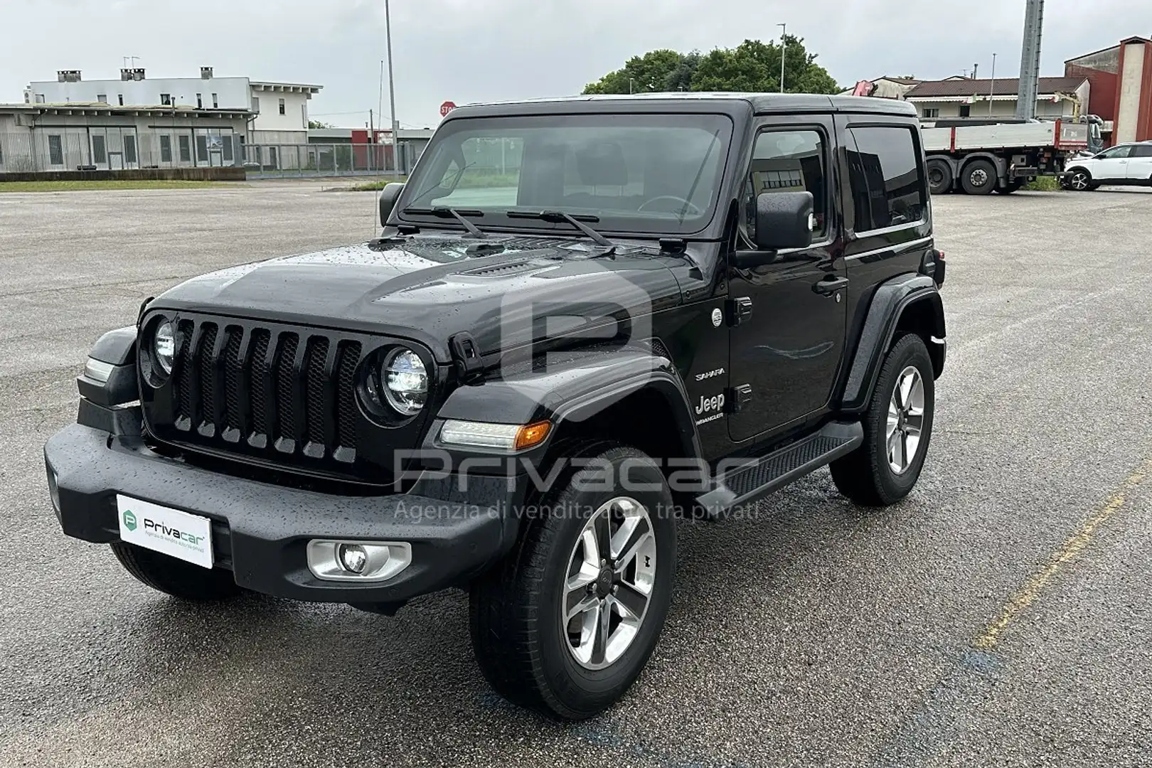 Jeep Wrangler Wrangler 2.2 Mjt II Sahara Černá - 1